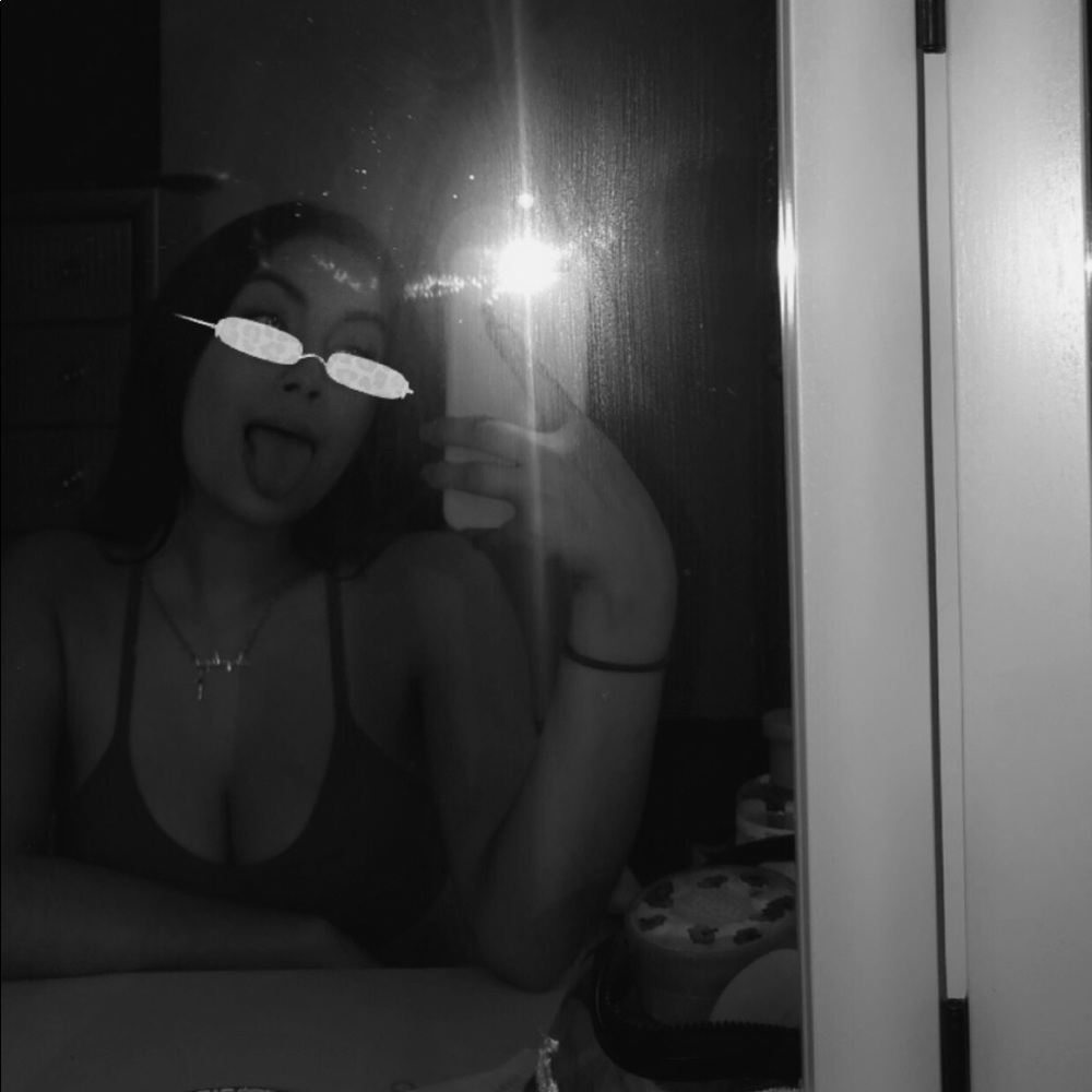 Meet your Posher, Angelique